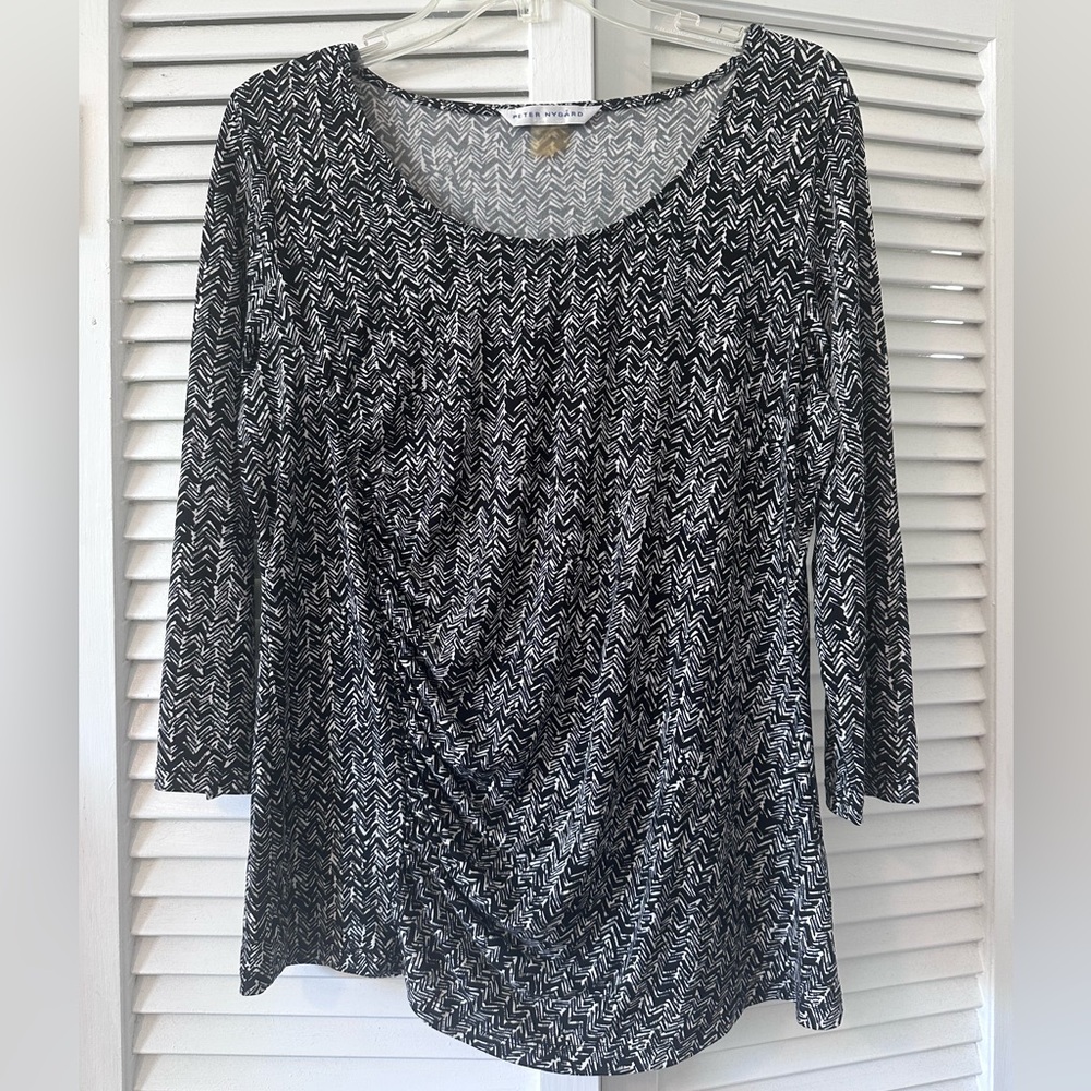Peter Nygard Size Large Black & White Figure Flattering Top Blouse